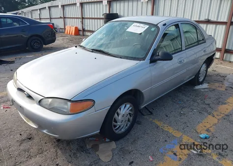 1999 Ford Escort Se z USA, uszkodzony, nr VIN 1FAFP13P6XW200107